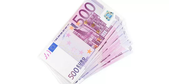 Penguatan Dolar Memaksa Euro Tertahan Di Atas Paritas